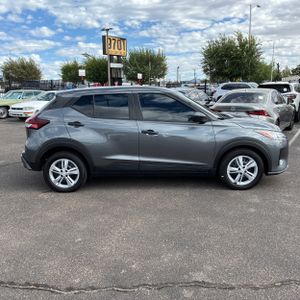 2022 Nissan KICKS S 照片 10