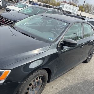 VOLKSWAGEN JETTA BASE - 2