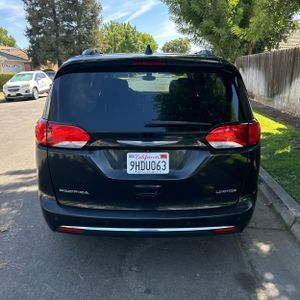 2018 Chrysler PACIFICA LIMITED — фото 7