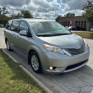 2016 Toyota SIENNA XLE 8-PASSENGER 照片 12