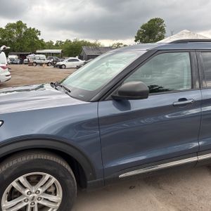 FORD EXPLORER XLT - 2