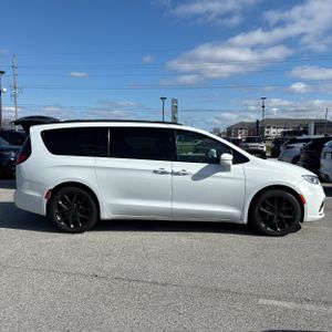 CHRYSLER PACIFICA TOURING L - 10