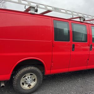 CHEVROLET EXPRESS 2500 - 9