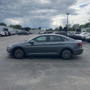 2019 Volkswagen JETTA SE photo 3