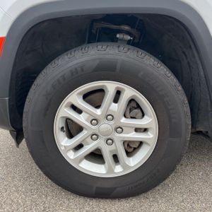 2023 JEEP GRAND CHEROKEE LAREDO 照片 17