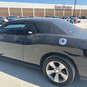صورة 6 لـ 2016 Dodge CHALLENGER SXT