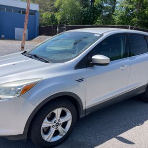 FORD ESCAPE SE - 2