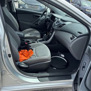 صورة مصغرة 31 لـ 2016 Hyundai ELANTRA SE