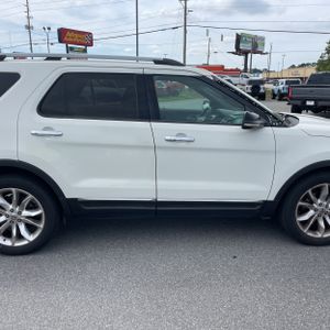 FORD EXPLORER XLT - 10