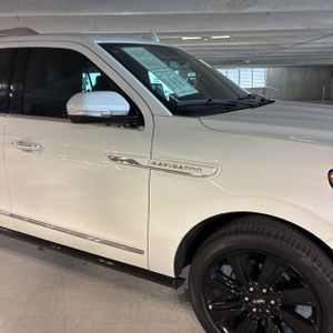صورة مصغرة 13 لـ 2023 Lincoln NAVIGATOR L RESERVE