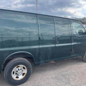 CHEVROLET EXPRESS 2500 - 9