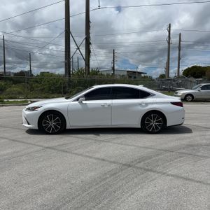 Lexus ES 350 Base - 3