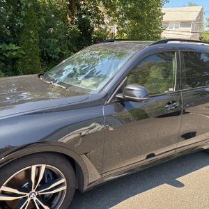 صورة 2 لـ 2021 BMW X7 M50I