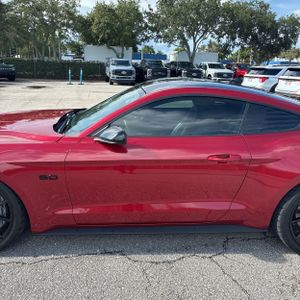 صورة 4 لـ 2021 FORD MUSTANG GT