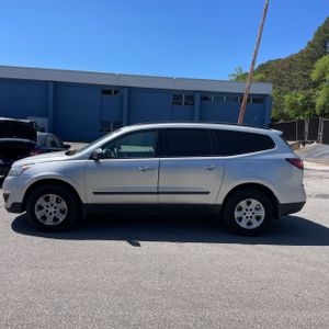 CHEVROLET TRAVERSE LS - 3