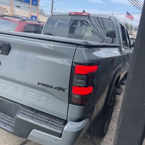 NISSAN FRONTIER CREW CAB PRO-4X 4X4 - 8