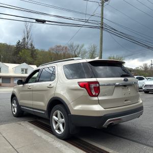 FORD EXPLORER XLT - 3