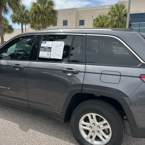 2023 JEEP GRAND CHEROKEE LAREDO 照片 6