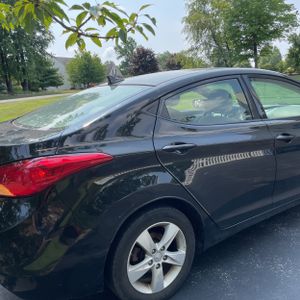 2013 Hyundai ELANTRA GLS photo 9