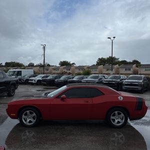 Dodge Challenger SE - 3