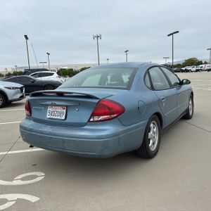 FORD TAURUS SE - 8