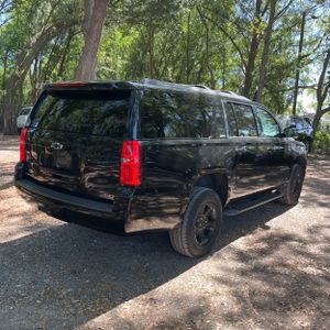 CHEVROLET SUBURBAN LT - 8