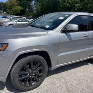 2021 JEEP GRAND CHEROKEE LAREDO X photo 2