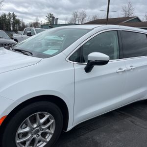 CHRYSLER PACIFICA TOURING L - 2