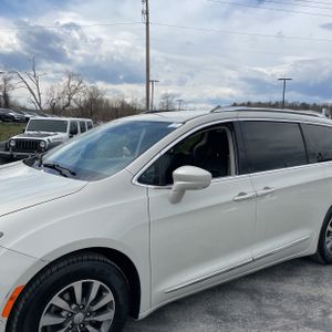 CHRYSLER PACIFICA TOURING L PLUS - 2