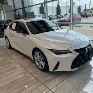 صورة 10 لـ 2024 Lexus IS 300 BASE