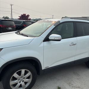 2013 KIA SORENTO LX photo 2