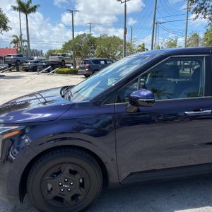 KIA CARNIVAL LXS - 2