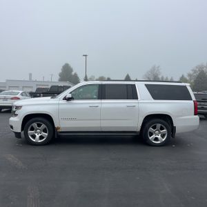 CHEVROLET SUBURBAN LT - 3