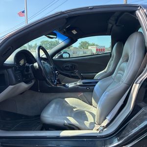 2004 Chevrolet CORVETTE BASE 缩略图 32