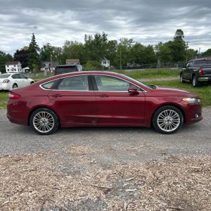 FORD FUSION SE - 10