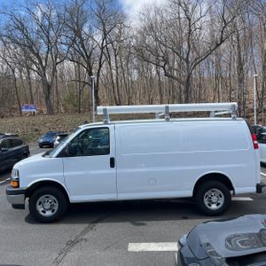 CHEVROLET EXPRESS 2500 - 3