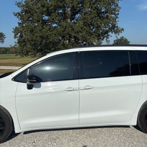 2025 Chrysler PACIFICA LIMITED — фото 4