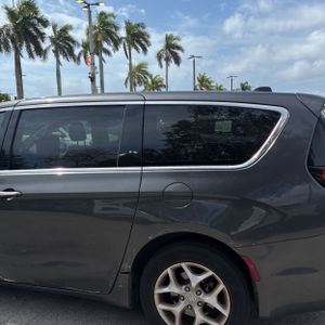 CHRYSLER PACIFICA TOURING PLUS - 6