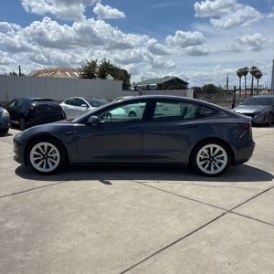 TESLA MODEL 3 BASE - 3