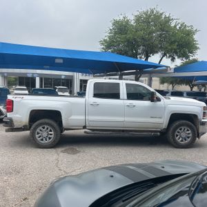 CHEVROLET SILVERADO - 10