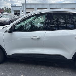 FORD ESCAPE HYBRID SE - 4