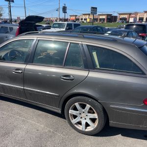 MERCEDES-BENZ E-CLASS - 6