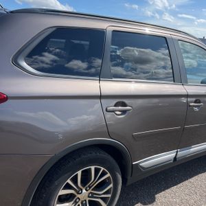 MITSUBISHI OUTLANDER SEL - 9