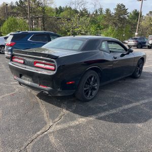 DODGE CHALLENGER SXT - 8