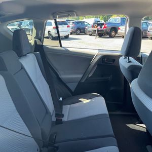 2013 Toyota RAV4 LE 照片 35