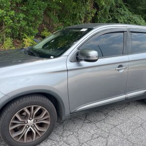 2017 Mitsubishi OUTLANDER SE — фото 2