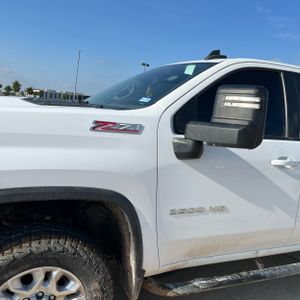 2023 Chevrolet SILVERADO 2500HD LT 照片 2