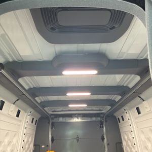 2024 Rivian DELIVERY ECV 500 CARGO VAN 缩略图 16