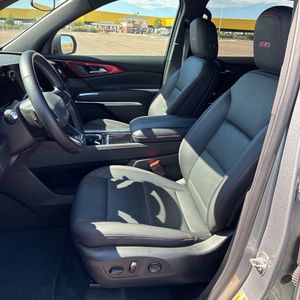 2025 Chevrolet TRAVERSE Z71 — миниатюра 32