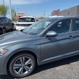 VOLKSWAGEN JETTA SE - 2